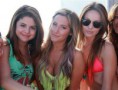 /album/fotogaleria-selena-en-la-fiesta-de-ashley-tisdale-julio-02/a479908-391748797548456-1736235221-n1-jpg1/